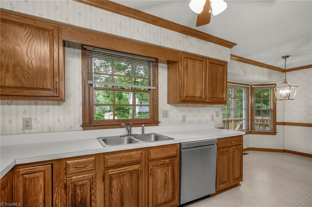 1113 Smokewood Drive Property Photo 7