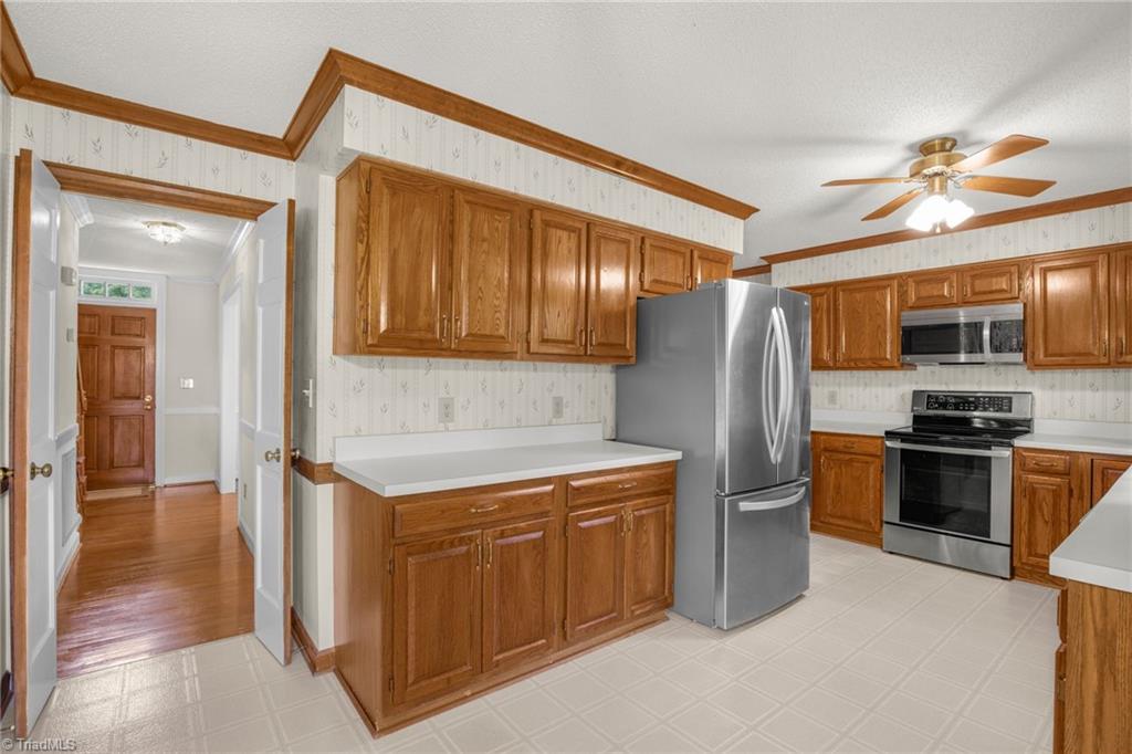 1113 Smokewood Drive Property Photo 8