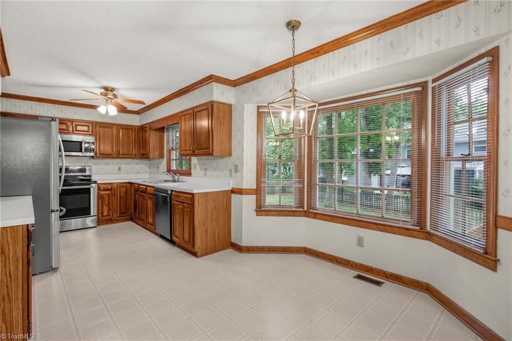 1113 Smokewood Drive Property Photo 9