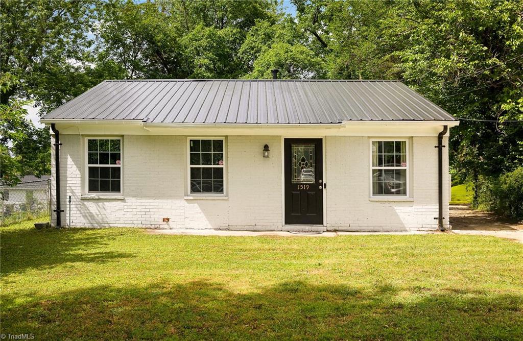 1519 Graves Avenue Property Photo 1