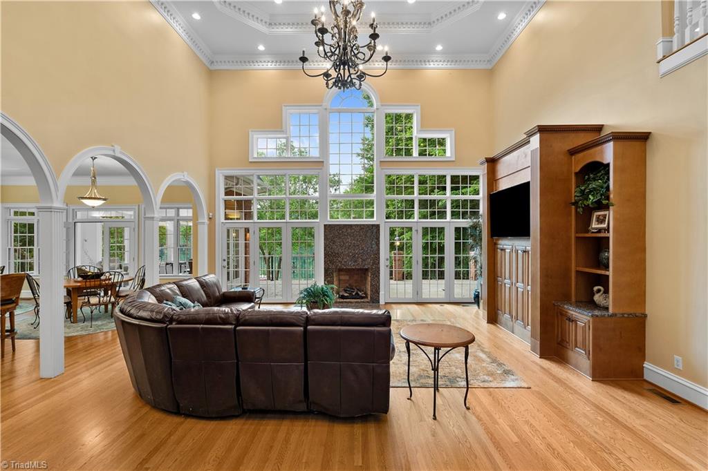 344 Lake Point Lane Property Photo 6