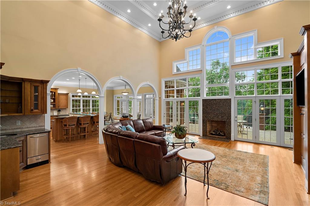 344 Lake Point Lane Property Photo 7