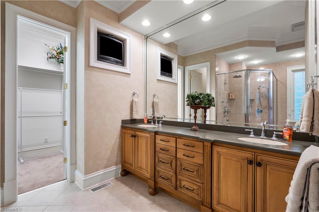 344 Lake Point Lane Property Photo 21