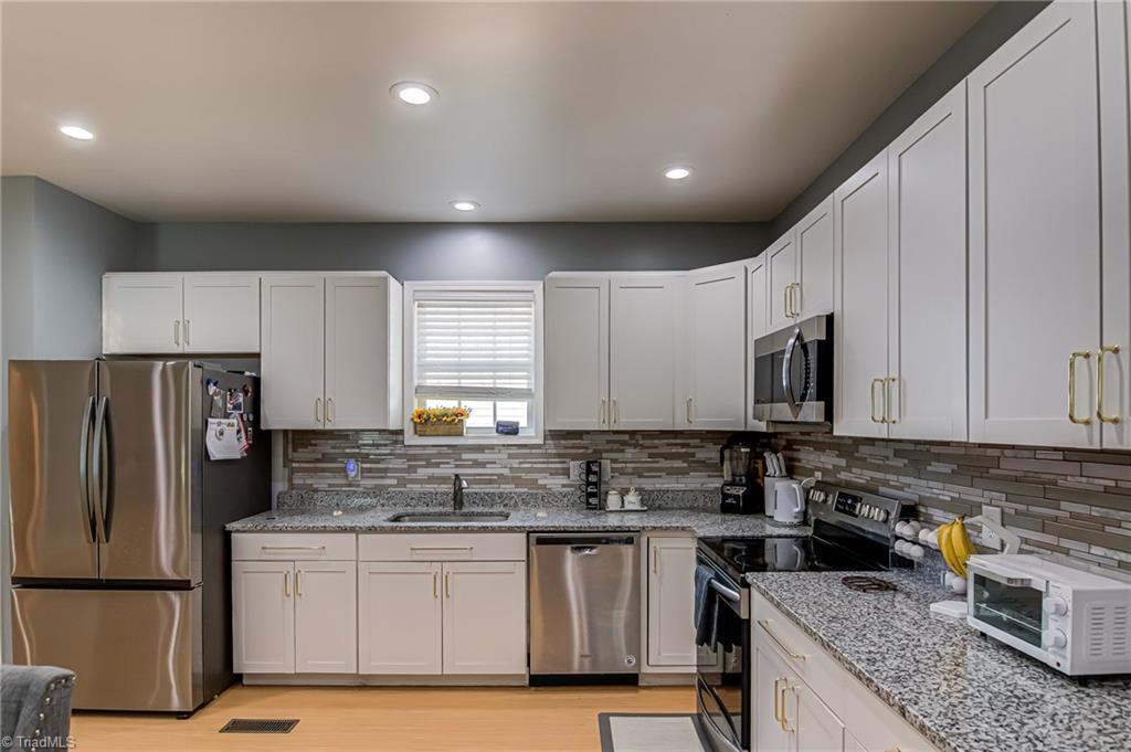 5035 Scenic Drive Property Photo 1