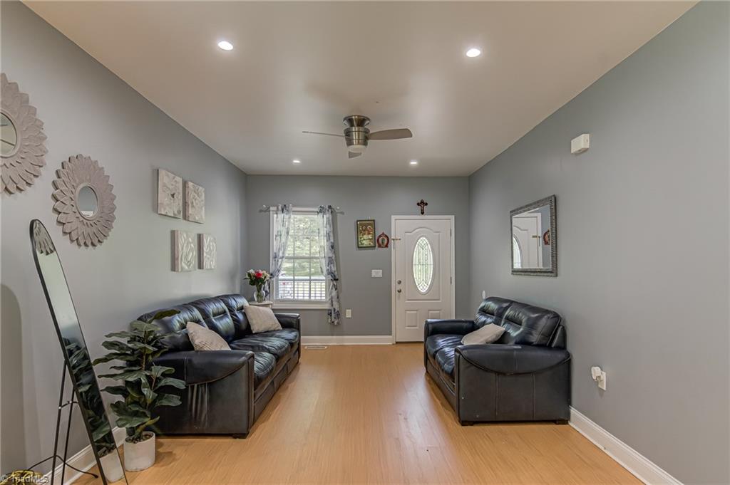 5035 Scenic Drive Property Photo 4