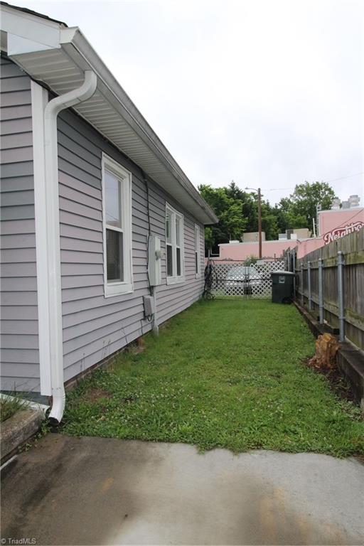 582 N Eugene Street Property Photo 6