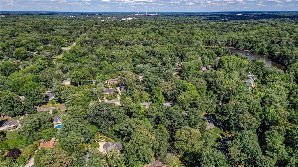 4204- A Henderson Road Property Photo 7