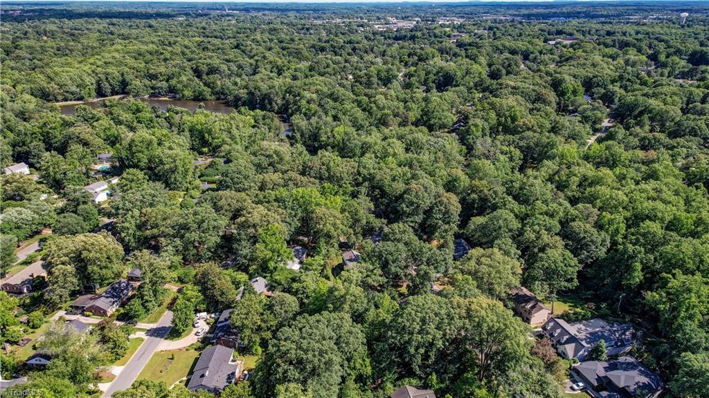 4204- A Henderson Road Property Photo 8