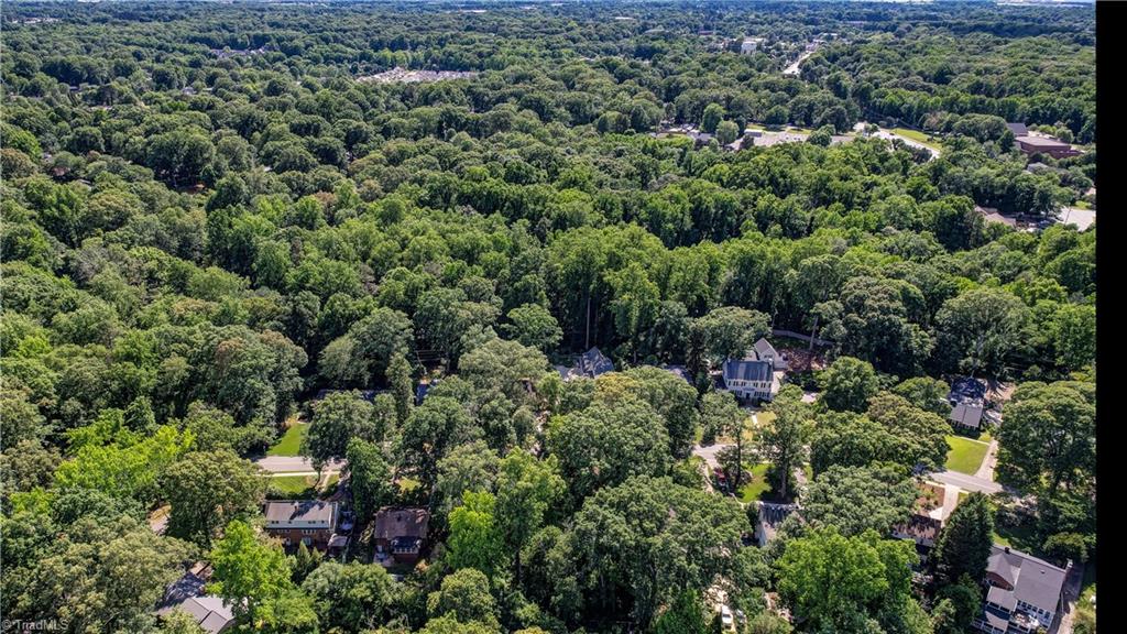 4204- A Henderson Road Property Photo 9