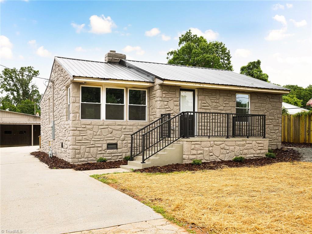 207 Snider Avenue Property Photo 1