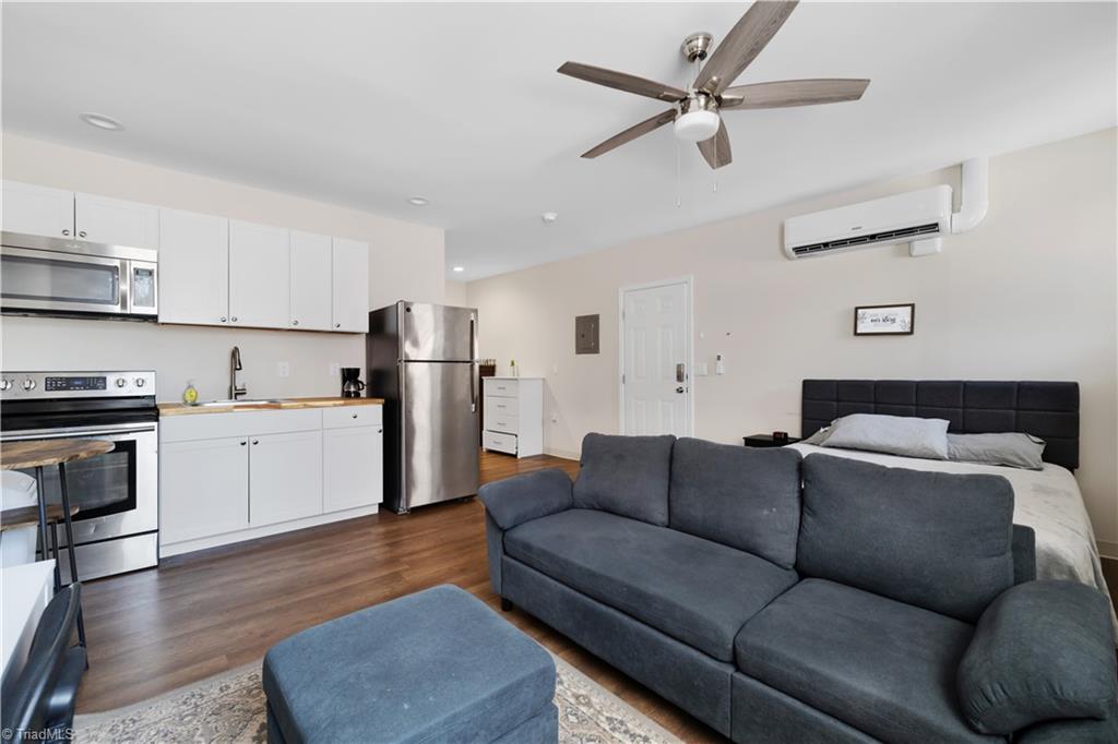 641 Washington Street Property Photo 12