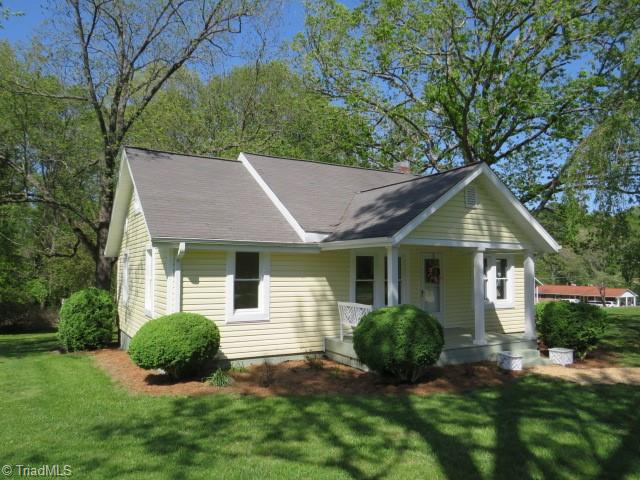 736 Country Club Drive Property Photo 2