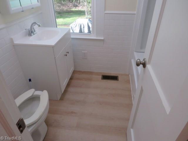 736 Country Club Drive Property Photo 9