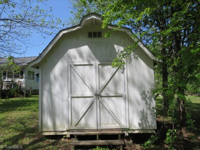 736 Country Club Drive Property Photo 26