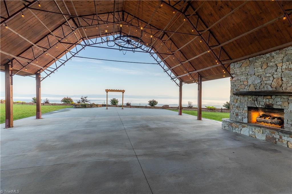 6572 Burkemont Road Property Photo 3