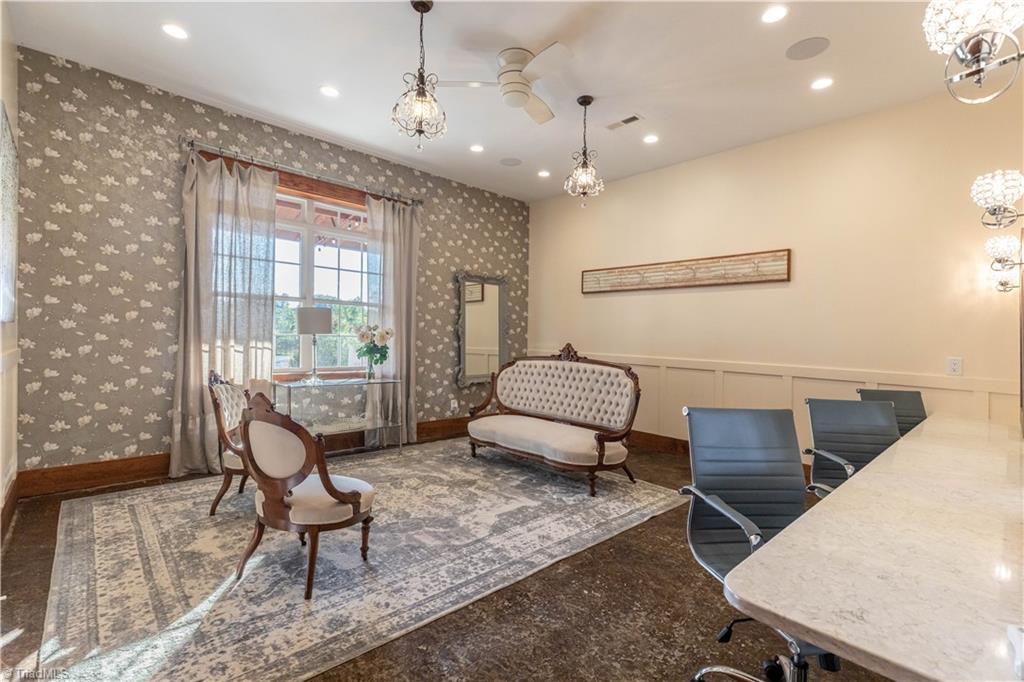 6572 Burkemont Road Property Photo 15