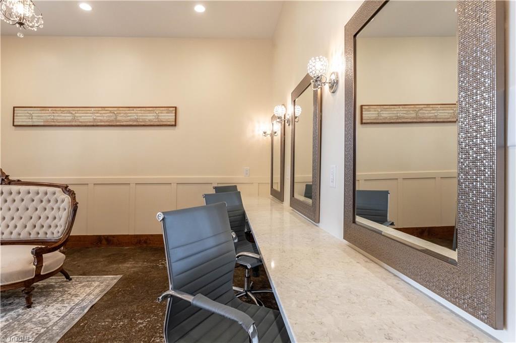 6572 Burkemont Road Property Photo 16