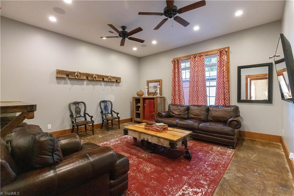6572 Burkemont Road Property Photo 25