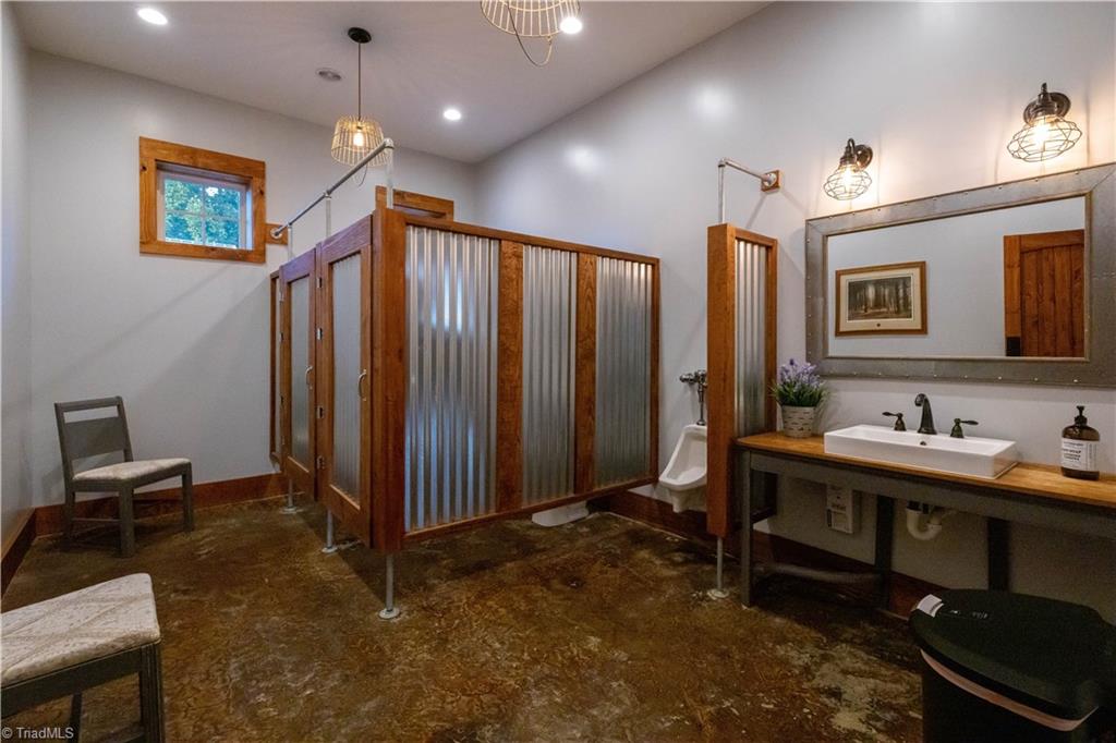 6572 Burkemont Road Property Photo 29
