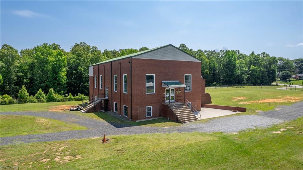 217 E Aiken Road Property Photo 8