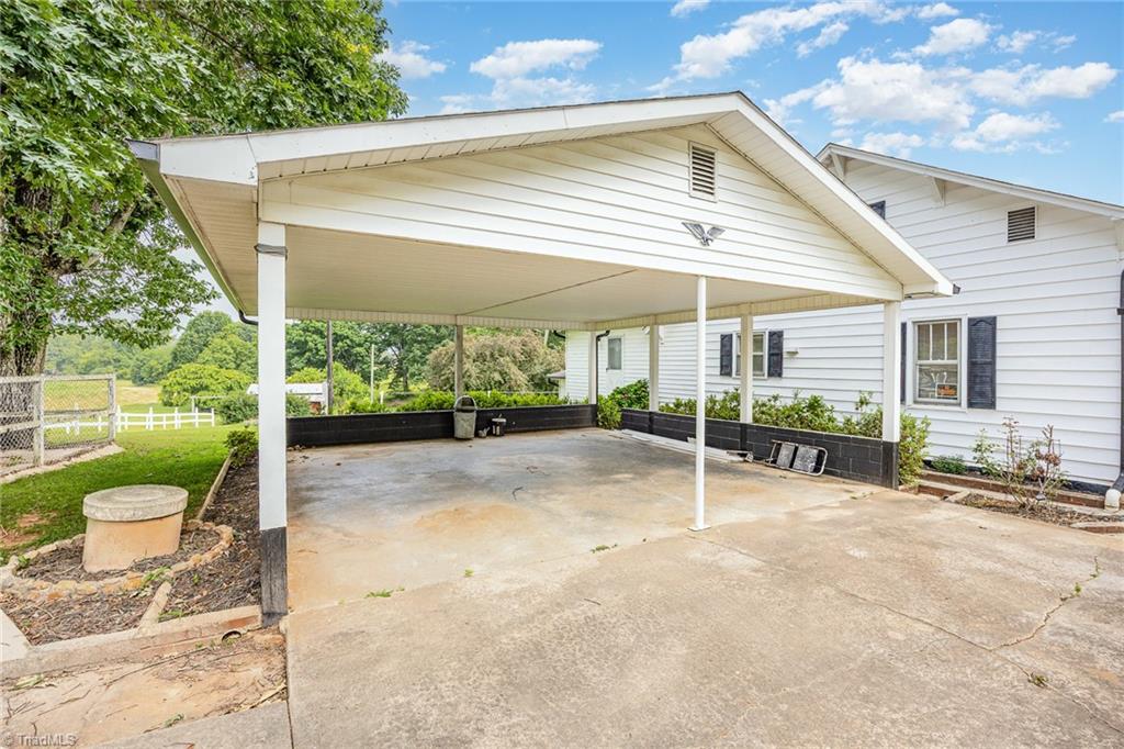 1008 Nc Highway 704 W Property Photo 28