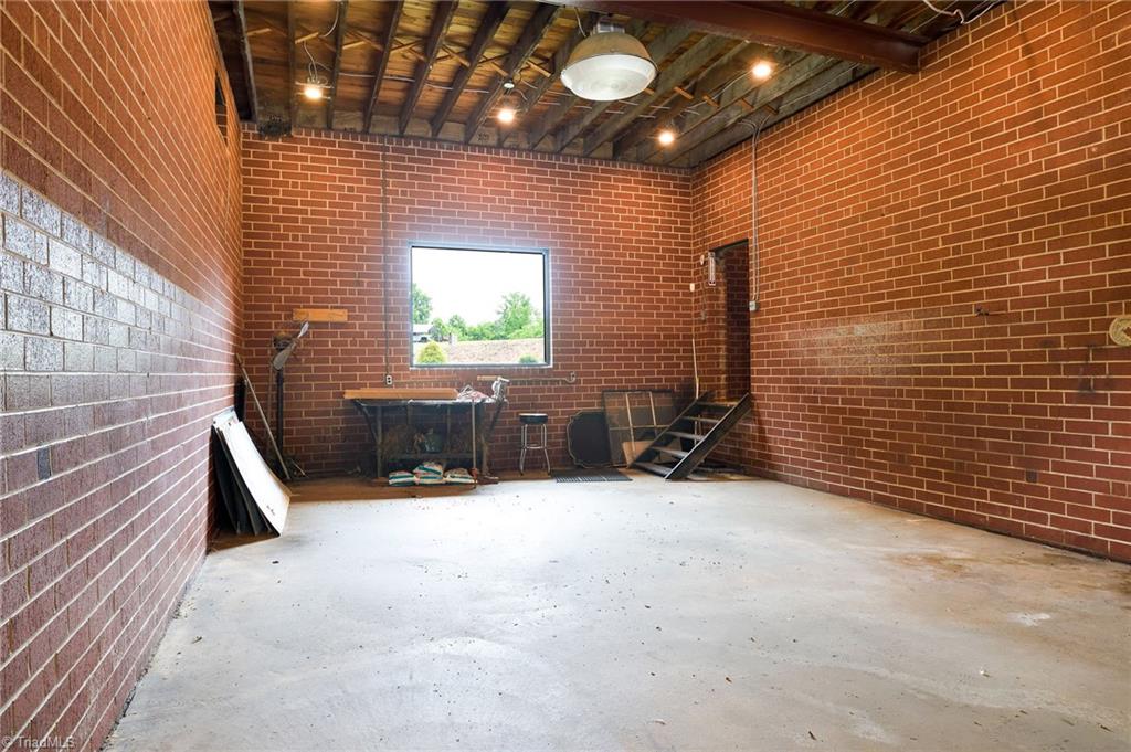 156 Cecil Street Property Photo 28
