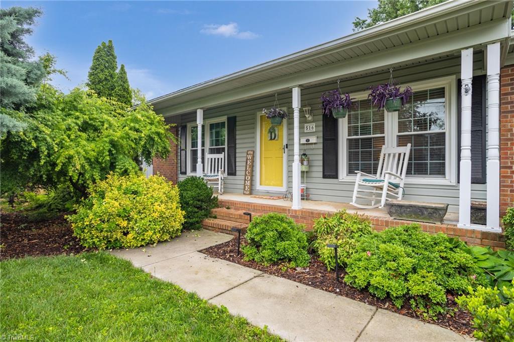 516 Oakview Road Property Photo 1