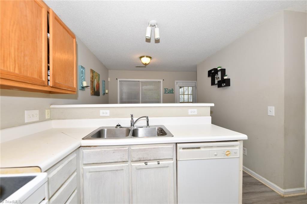 4003 Martin Avenue Property Photo 4