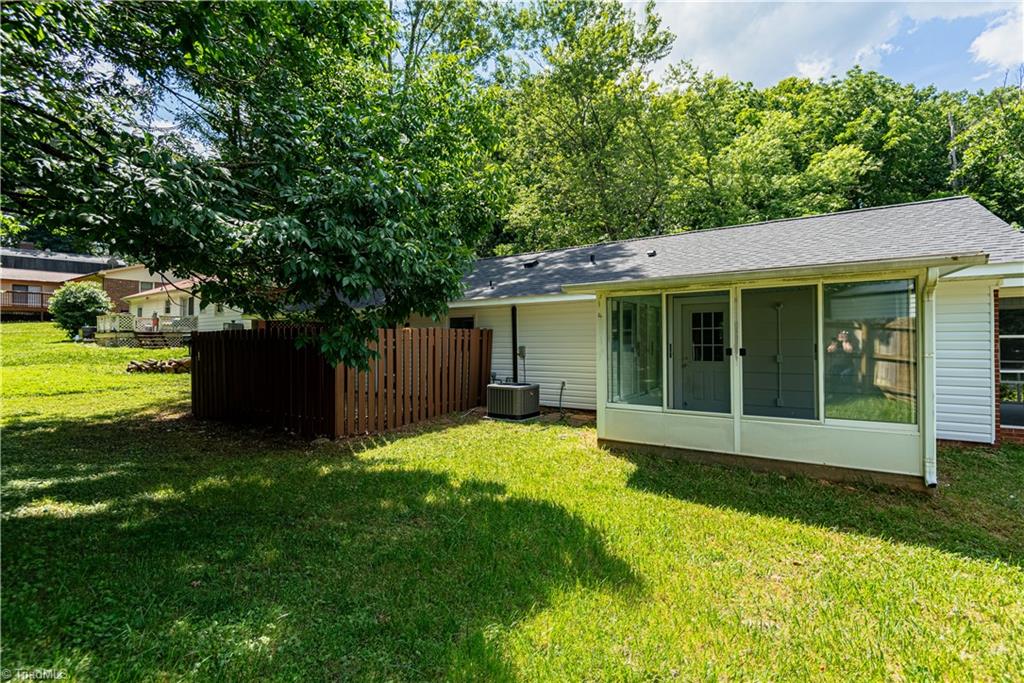 2821 Regent Park Lane Property Photo 4