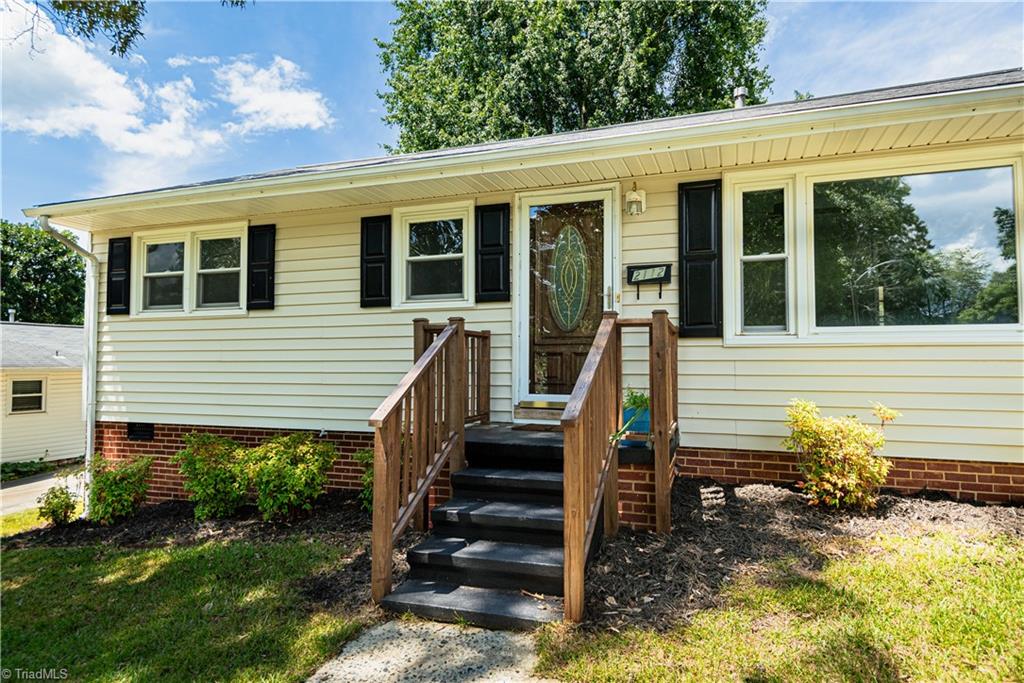 2112 Mckinney Street Property Photo 3