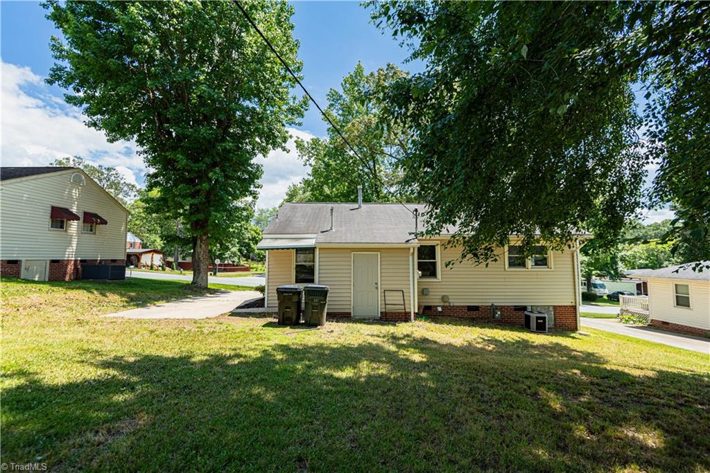 2112 Mckinney Street Property Photo 7