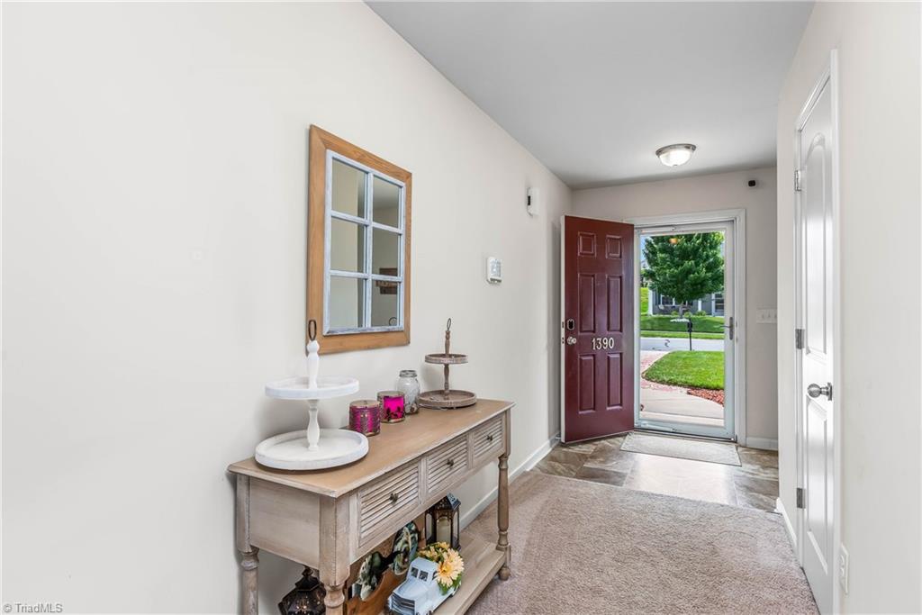 1390 Aurora Glen Drive Property Photo 14