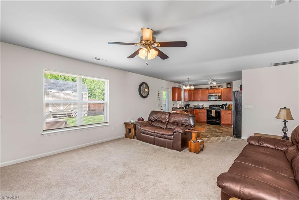 1390 Aurora Glen Drive Property Photo 22