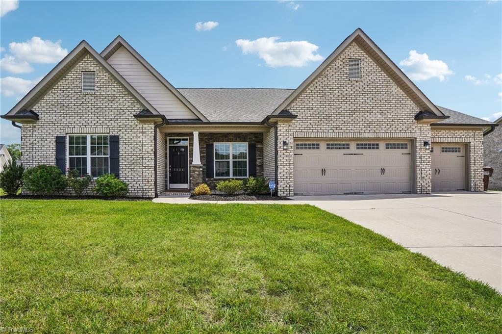 2834 Fallin Court Property Photo 1