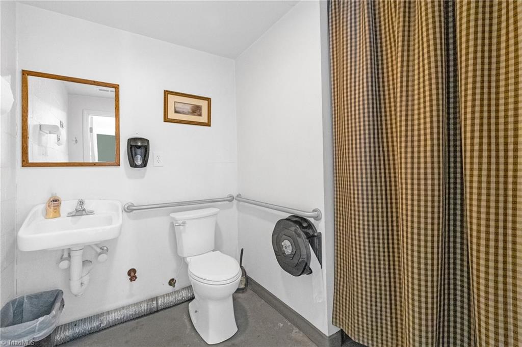999 Van Buren Road Property Photo 12