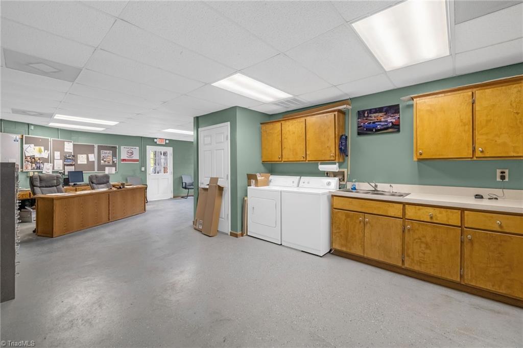 999 Van Buren Road Property Photo 16