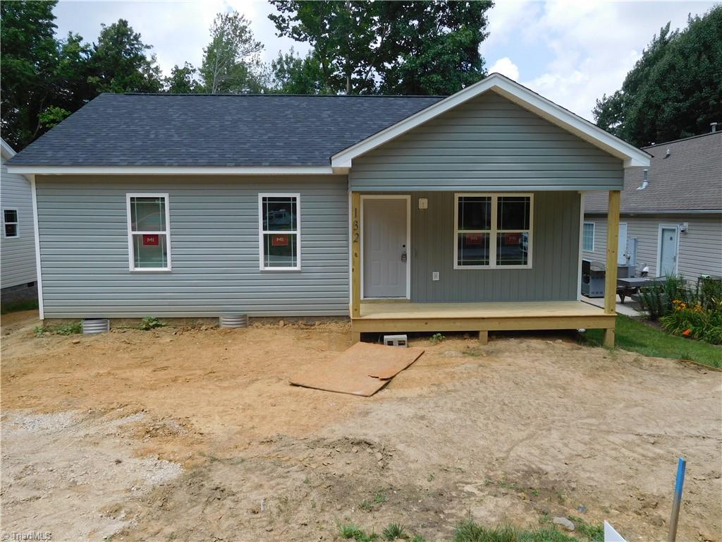 132 Crestwood Circle Property Photo 1