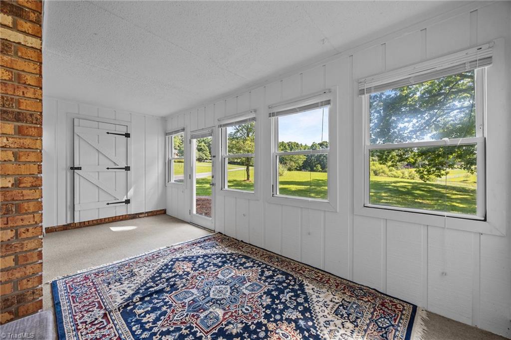 1902 Meadow Lake Lane Property Photo 4