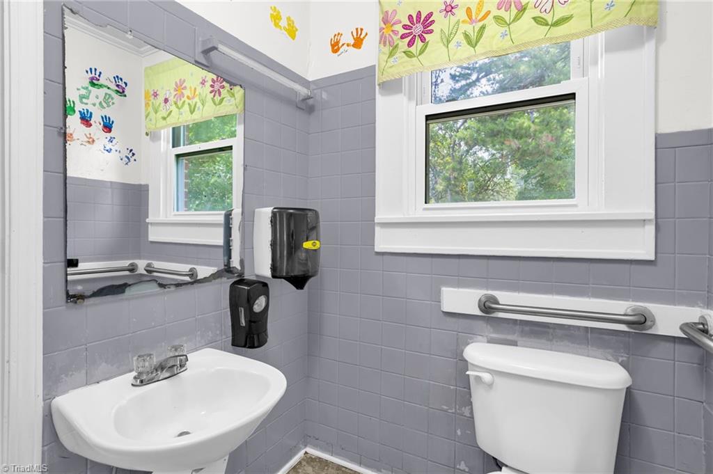 3325 Statesville Boulevard Property Photo 14