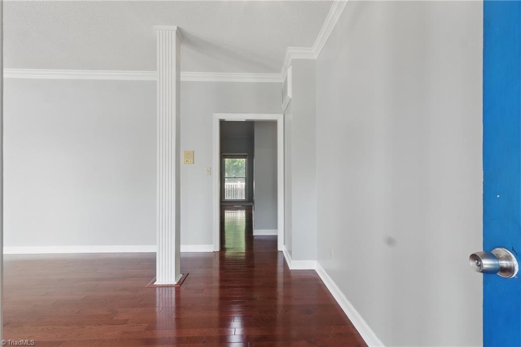 16 Laurel Brook Court Property Photo 5