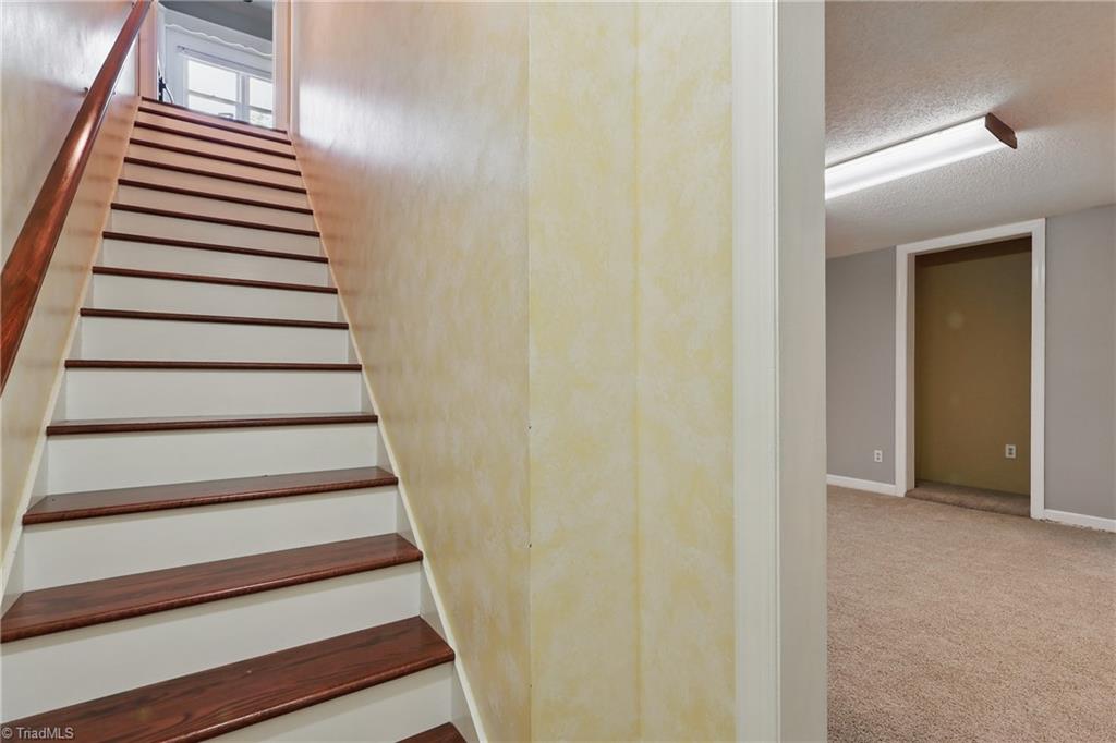 16 Laurel Brook Court Property Photo 35