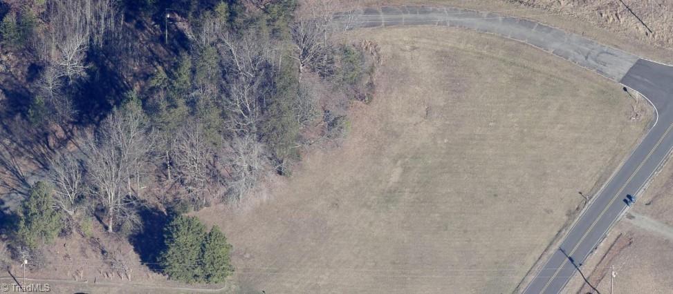 512 S Bunker Hill Road Property Photo 3