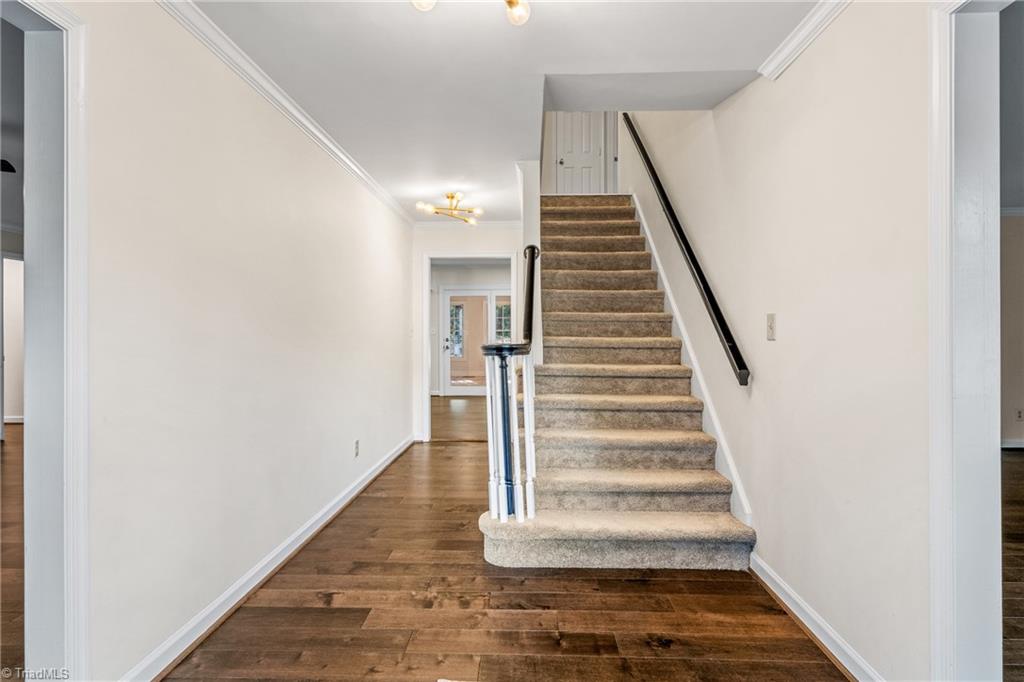 4105 Oak Hollow Drive Property Photo 4