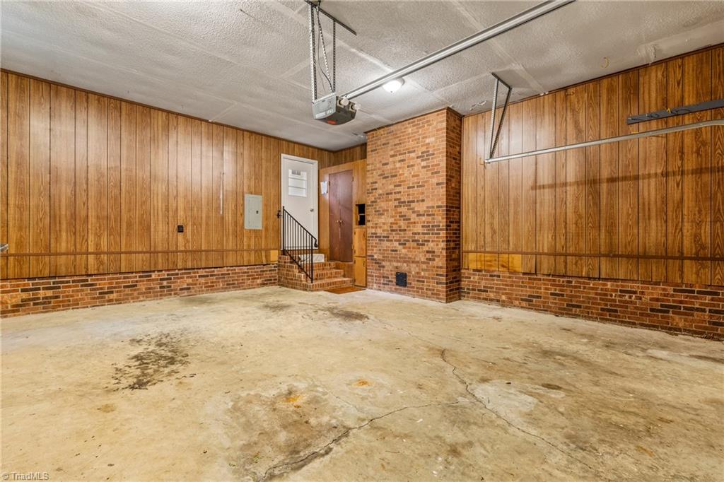 4105 Oak Hollow Drive Property Photo 40