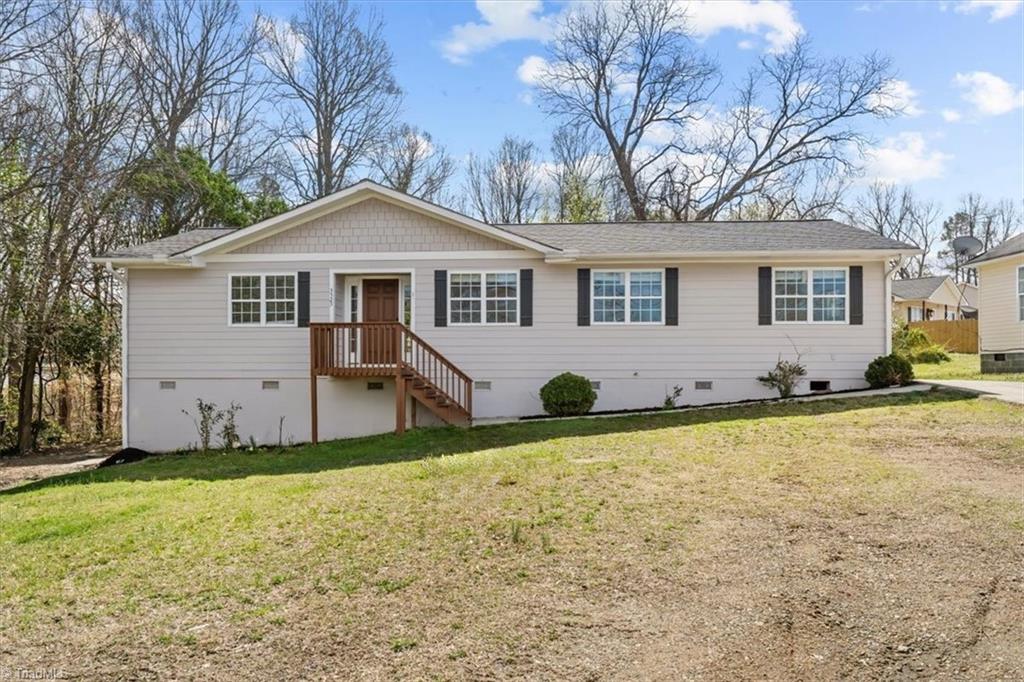 3523 Riverside Drive Property Photo 1