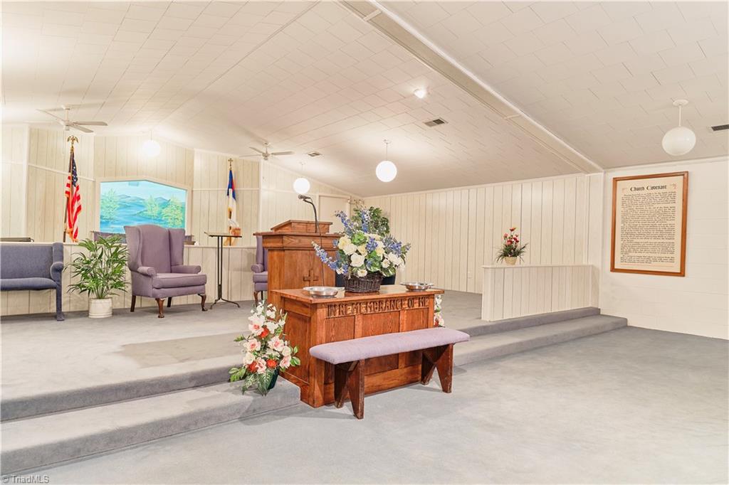 1014 Floyd Church Road Property Photo 10