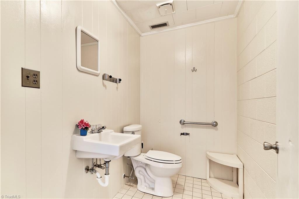 1014 Floyd Church Road Property Photo 22