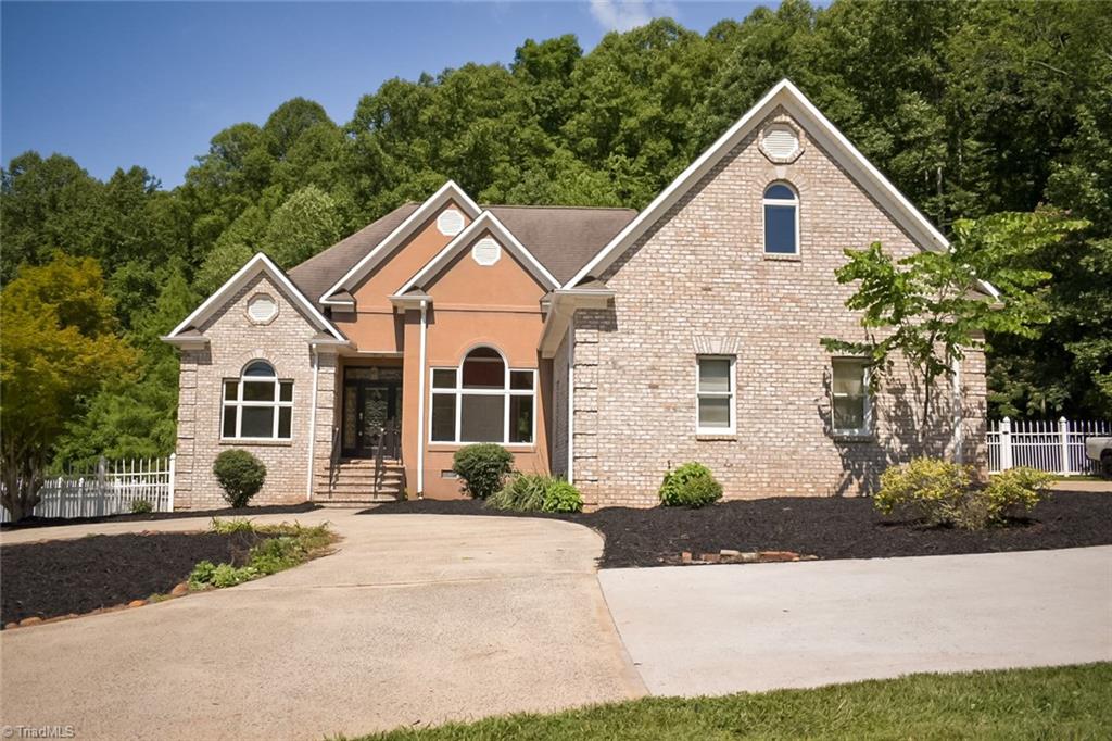 590 Turner Mountain Road Property Photo 1