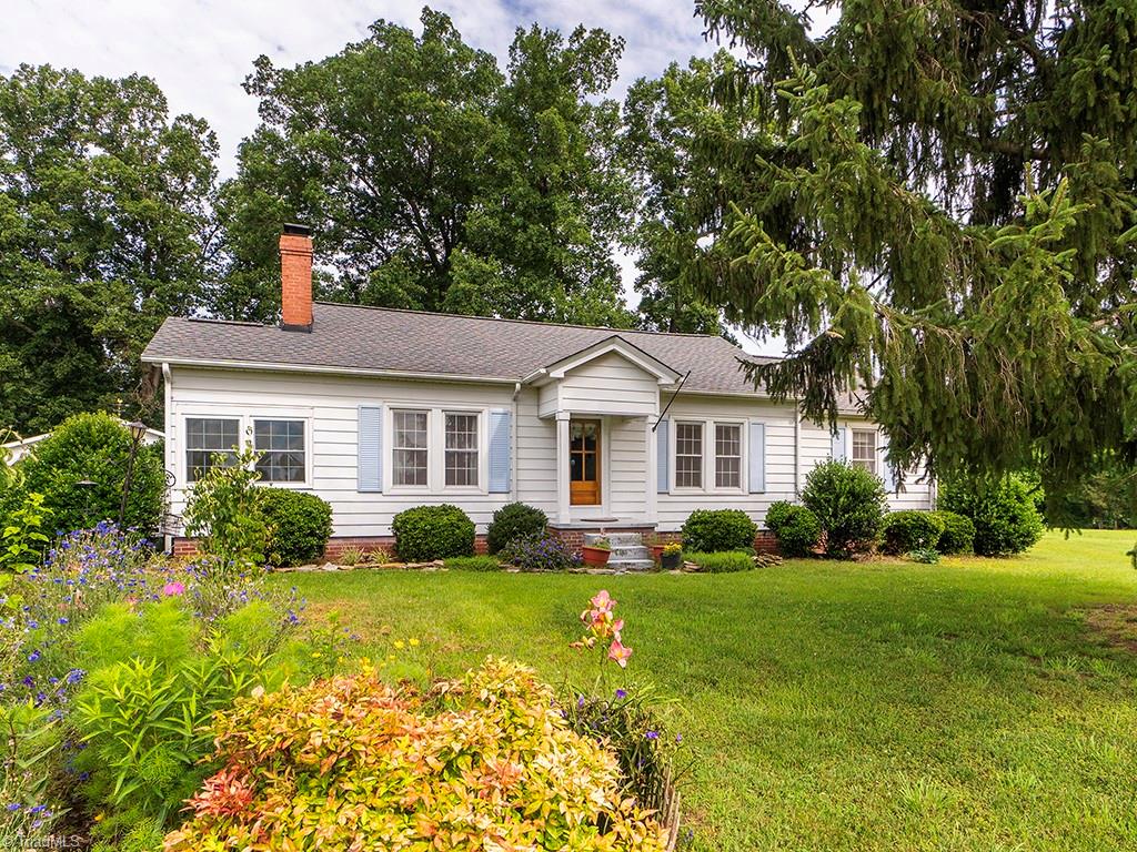 2072 Keesee Road Property Photo 1