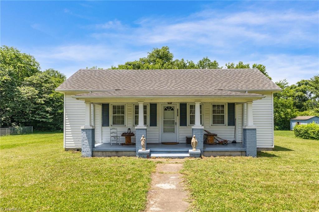 1137 W Fieldcrest Road Property Photo 1